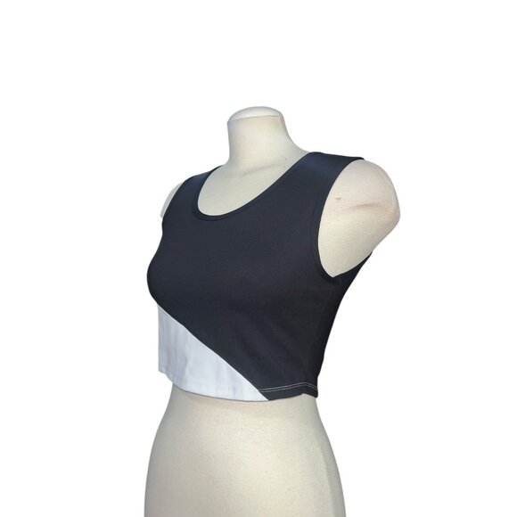 Halara White Wave Cropped Tank with Built in Bra Sz Medium Black & White Womens - Picture 2 of 6
